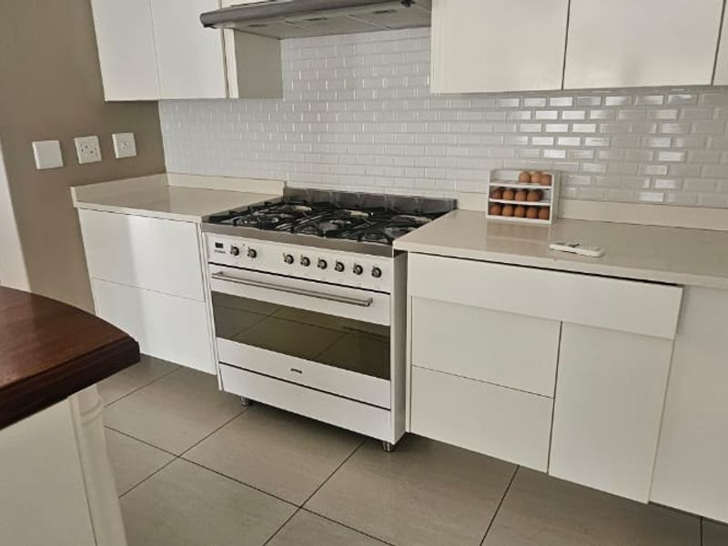 Come and experience luxury living is this modern property in a upmarket estate. - Photo 9