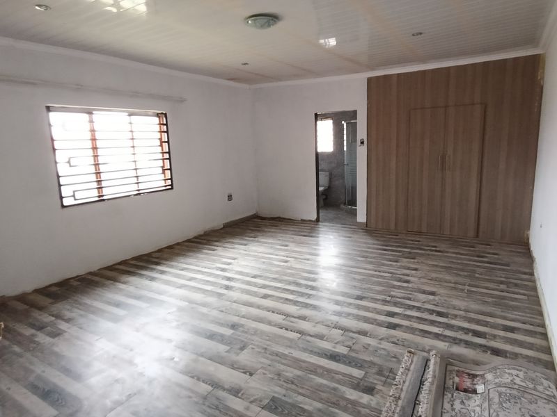 4 Bedroom for sale in secure estate. - Photo 8