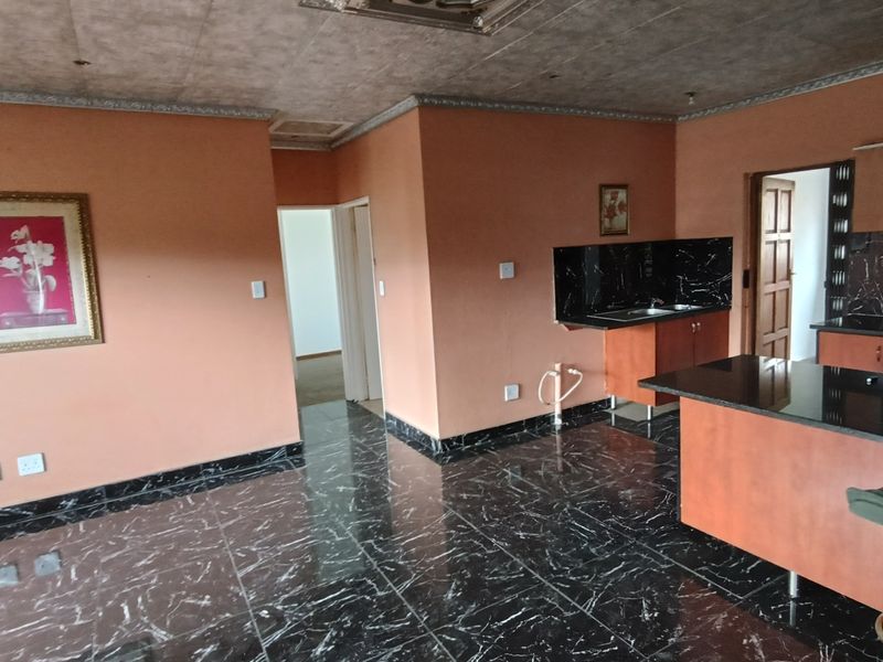 4 Bedroom for sale in secure estate. - Photo 5