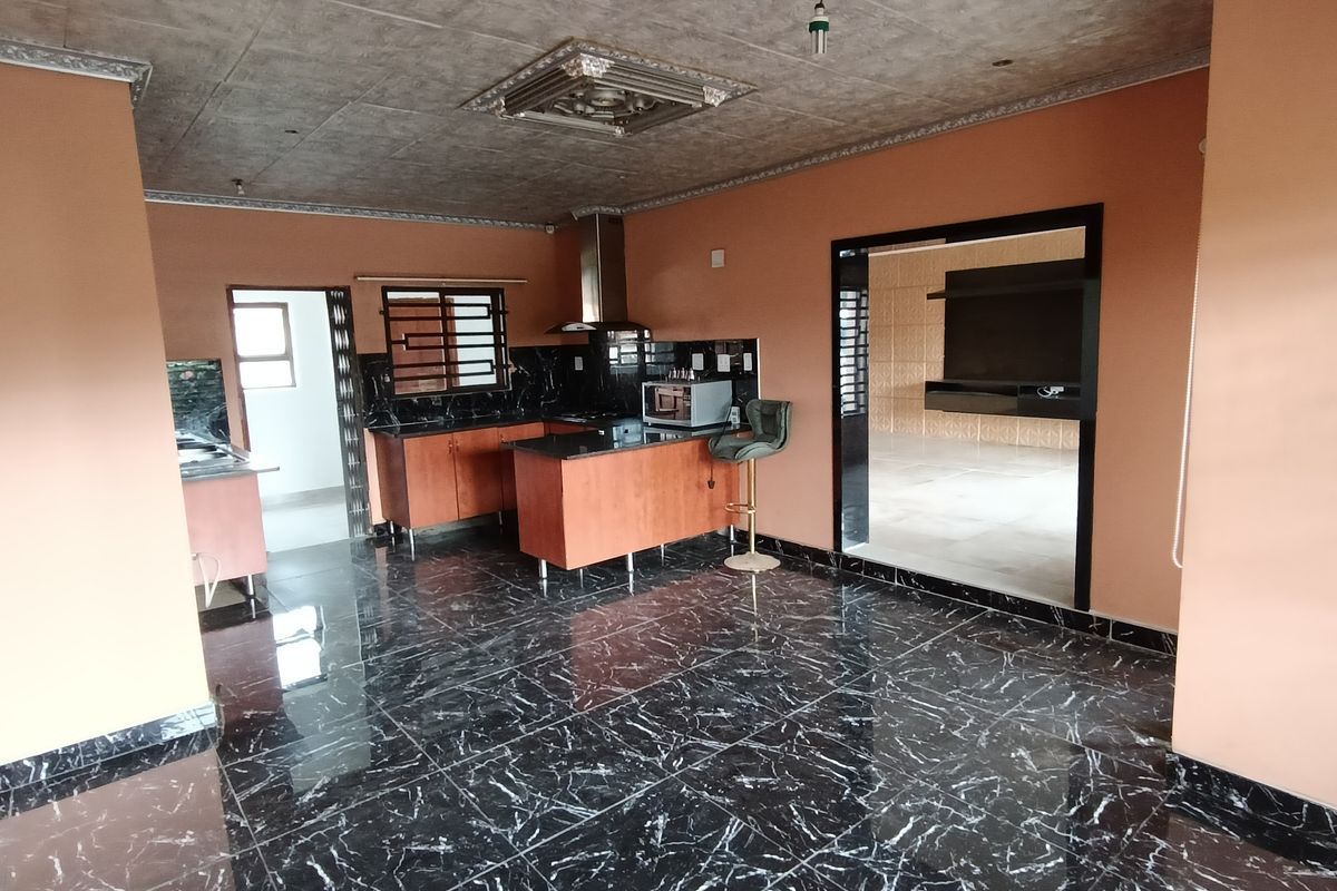 4 Bedroom for sale in secure estate. - Photo 3