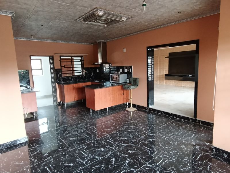 4 Bedroom for sale in secure estate. - Photo 3