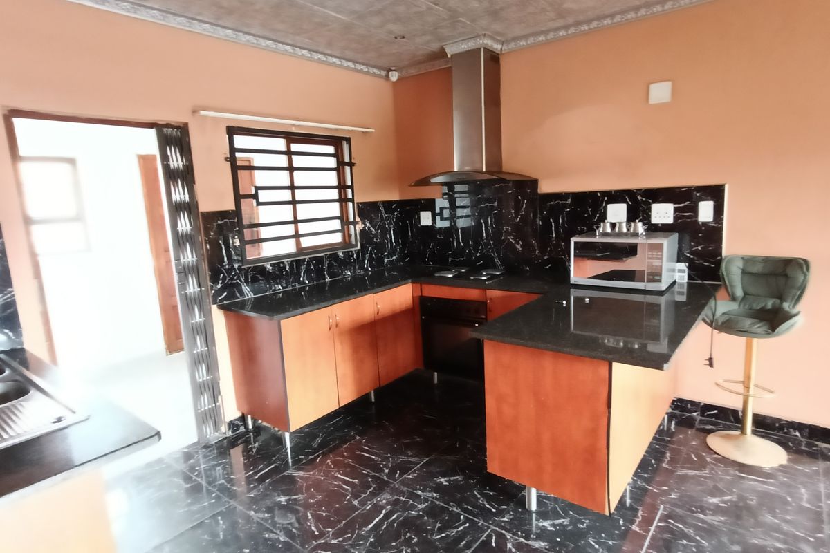 4 Bedroom for sale in secure estate. - Photo 4