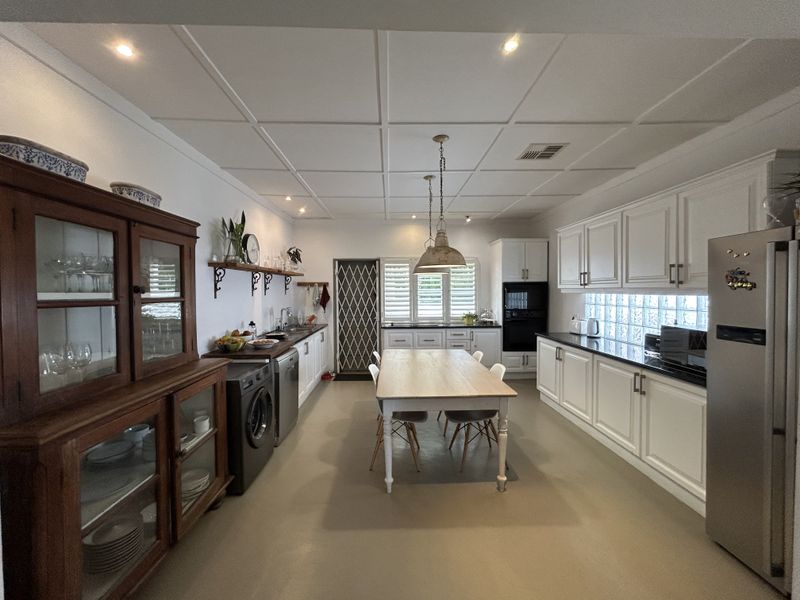 Coastal Charm Meets Modern Living – Steps from the Beach - Photo 6