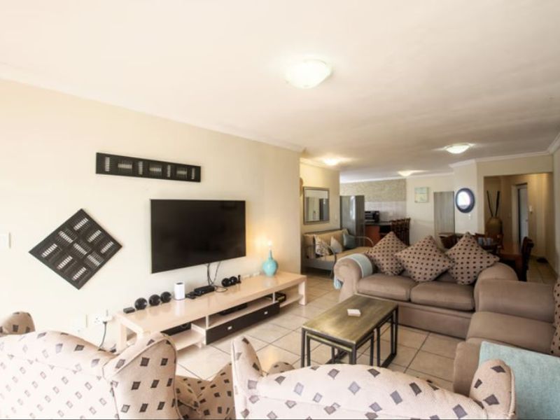 3 Bedroom Main Beach Apartment for Sale - Photo 5