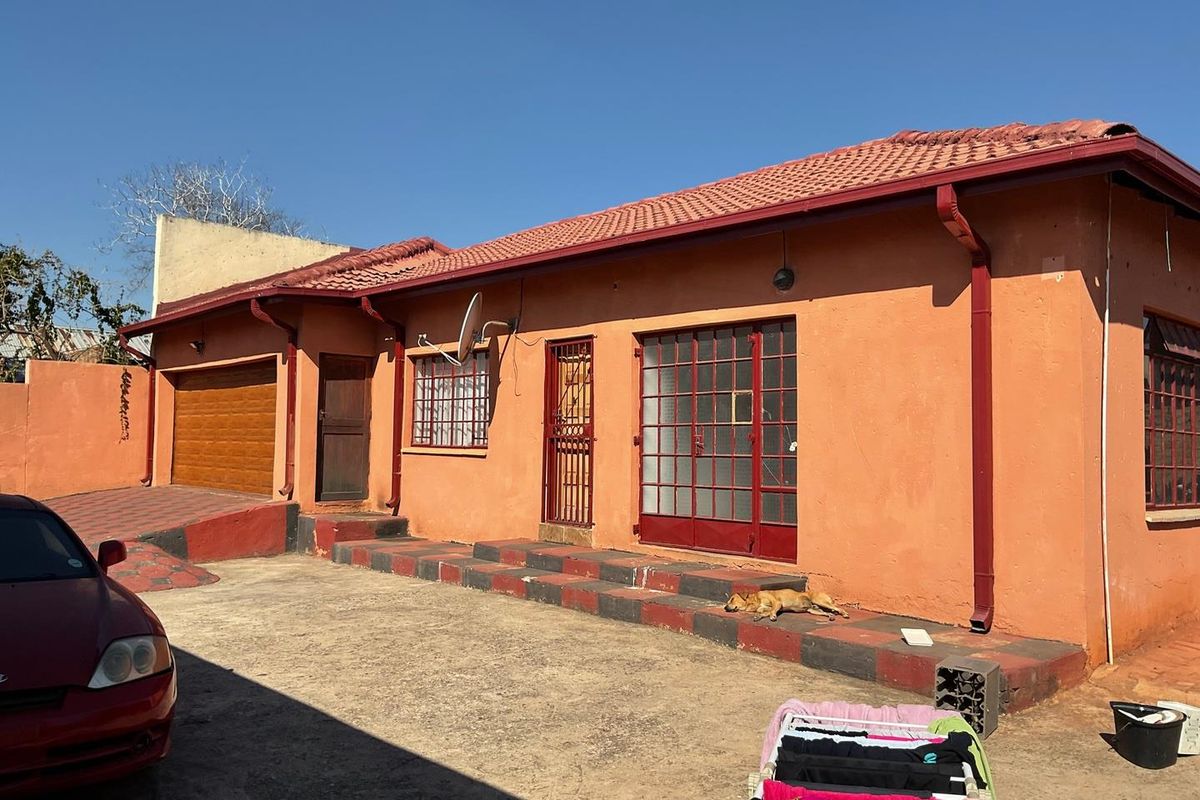 Freehold For Sale In Pretoria - Photo 2