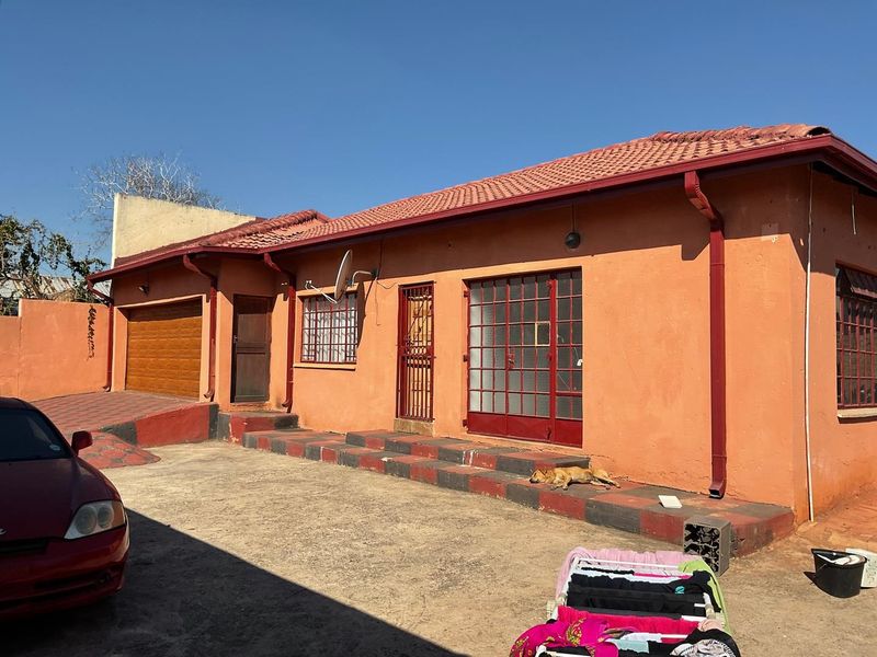 Freehold For Sale In Pretoria - Photo 2