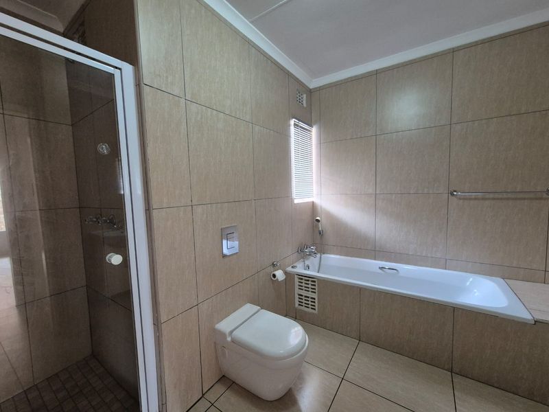 !Lovely Apartment in Safe and Secure Complex! - Photo 7