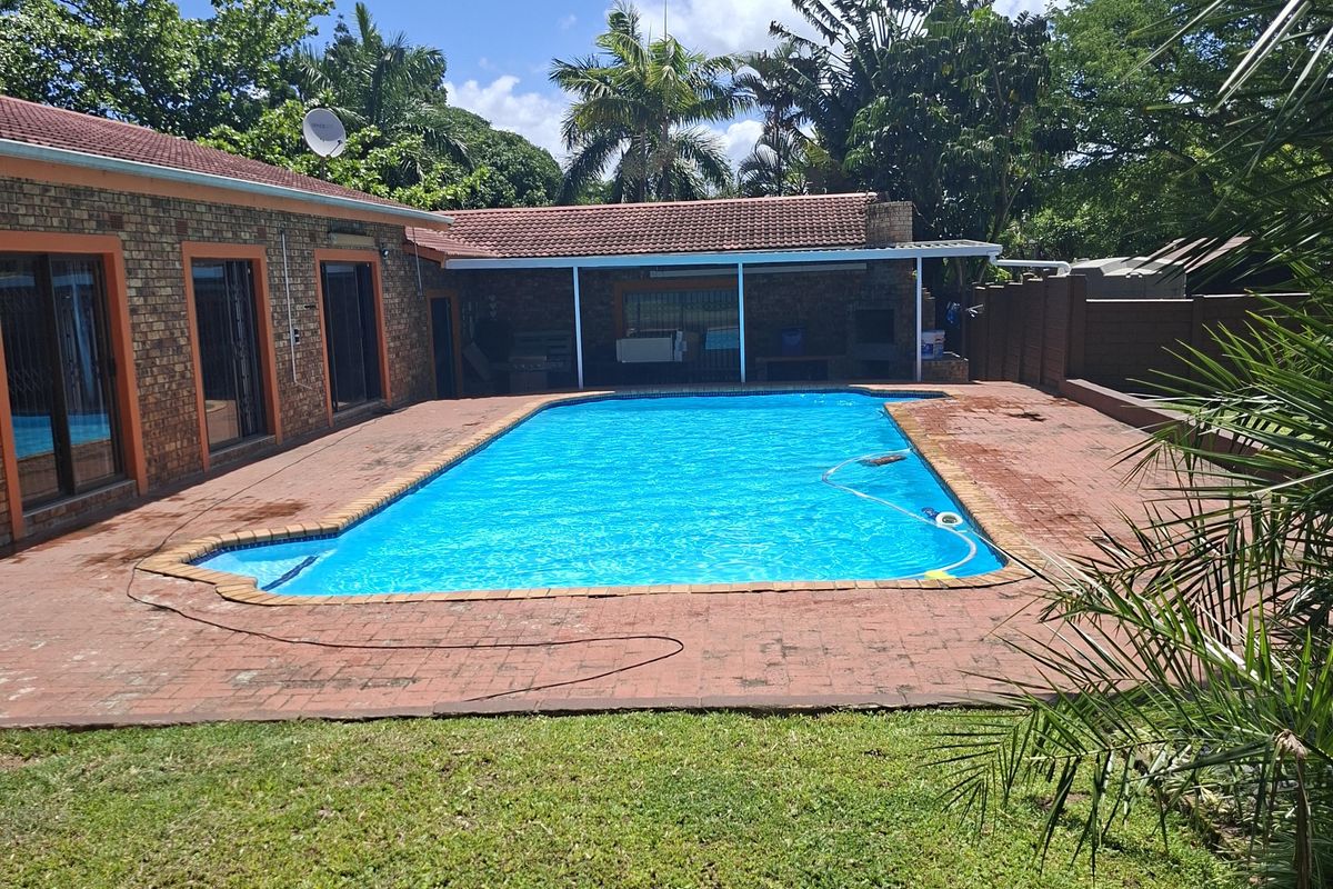 Meer En See - Prime Spot Beauty - with Flatlet: Stunning family HOME, with income opportunity! - Photo 4