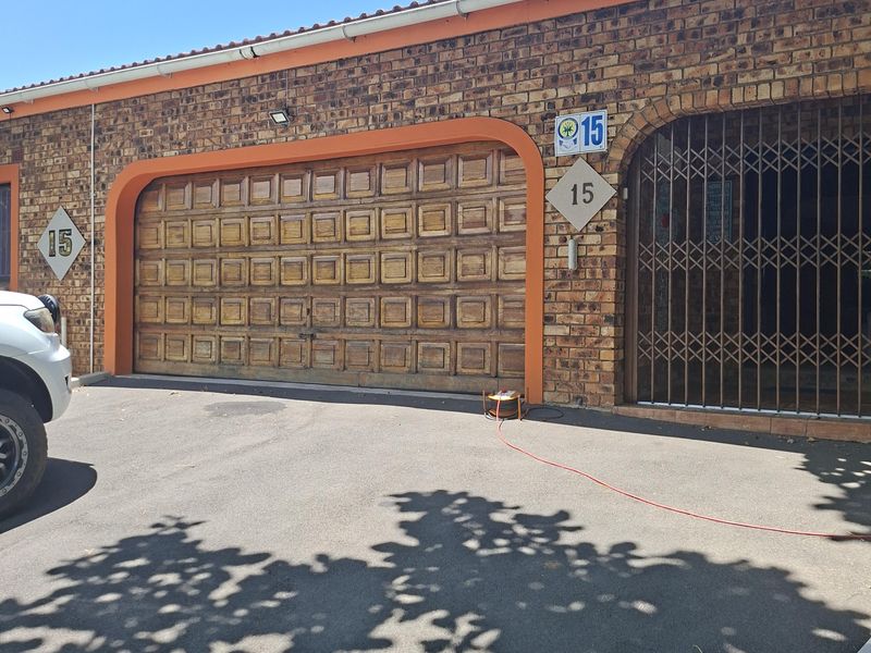 Meer En See - Prime Spot Beauty - with Flatlet: Stunning family HOME, with income opportunity! - Photo 10