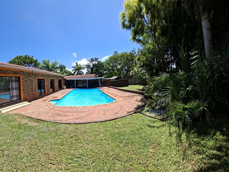 Meer En See - Prime Spot Beauty - with Flatlet: Stunning family HOME, with income opportunity! - Photo 1