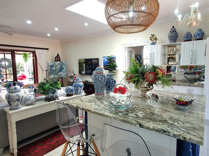 Modern Elegance Meets Timeless Comfort in Levyvale, Uitenhage - Photo 2