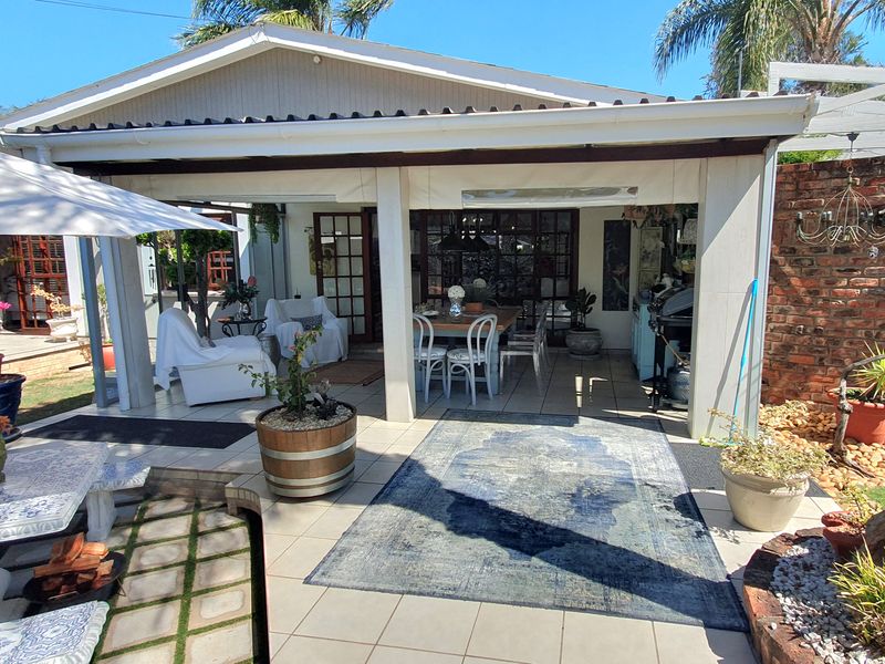 Modern Elegance Meets Timeless Comfort in Levyvale, Uitenhage - Photo 3