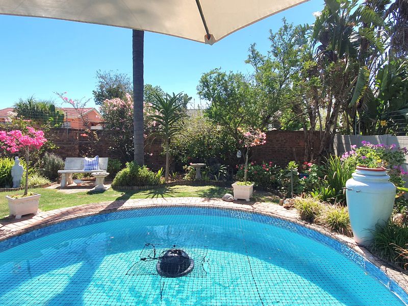 Modern Elegance Meets Timeless Comfort in Levyvale, Uitenhage - Photo 4