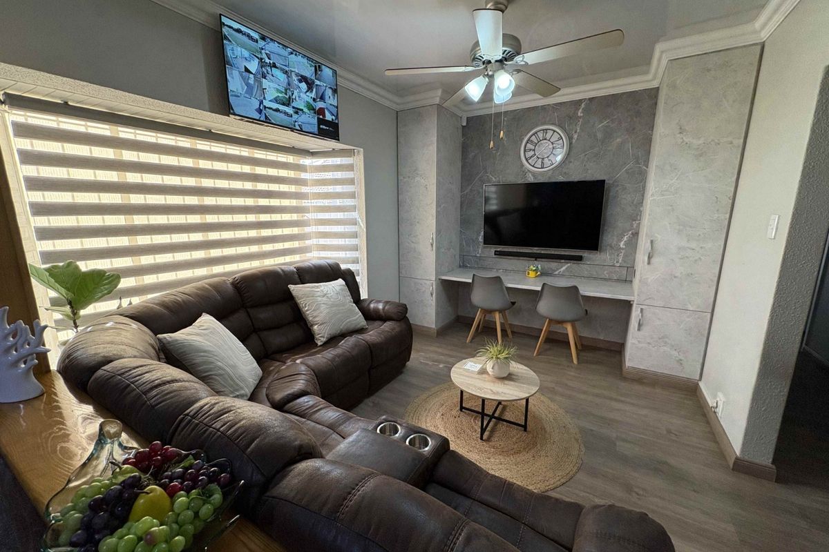 Magnificent & Neat As A Pin Property In The Prime Location Of SE 3 - Photo 4