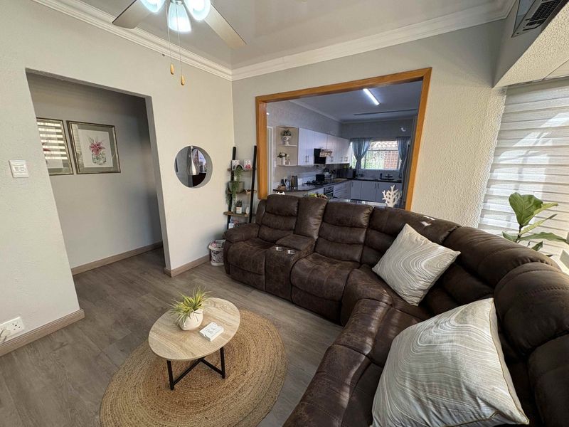 Magnificent & Neat As A Pin Property In The Prime Location Of SE 3 - Photo 3