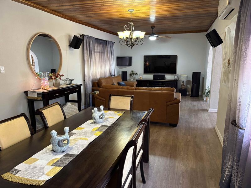 Magnificent & Neat As A Pin Property In The Prime Location Of SE 3 - Photo 6