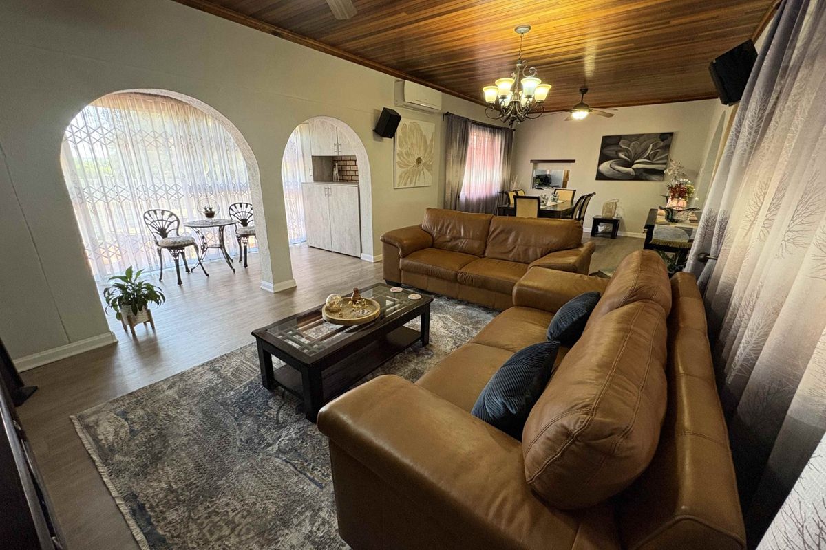 Magnificent & Neat As A Pin Property In The Prime Location Of SE 3 - Photo 5