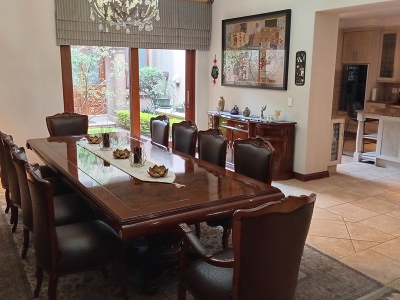 Beautiful Family Home with Exceptional Features in Bedfordview - Photo 7