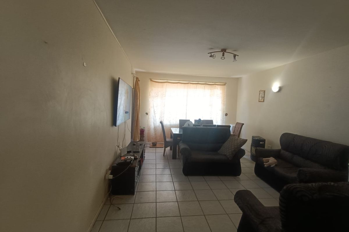 Smart Investment Opportunity – Ground Floor Apartment - Photo 3