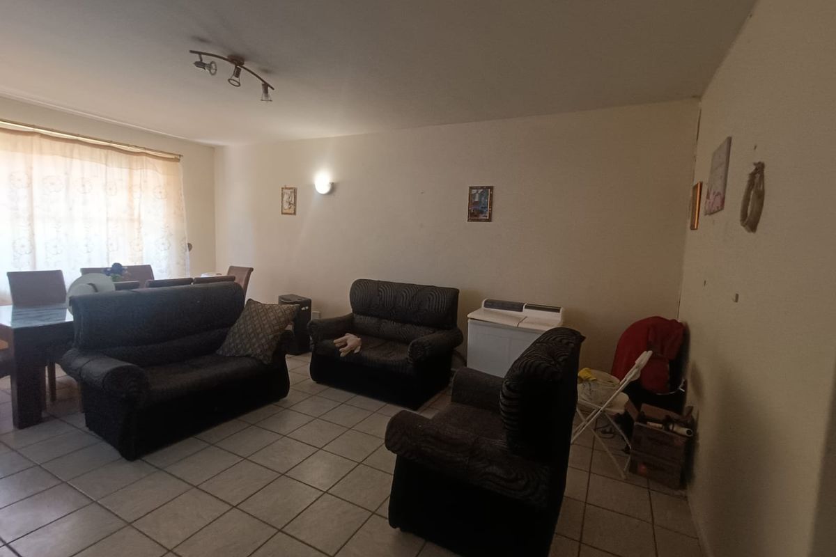 Smart Investment Opportunity – Ground Floor Apartment - Photo 2