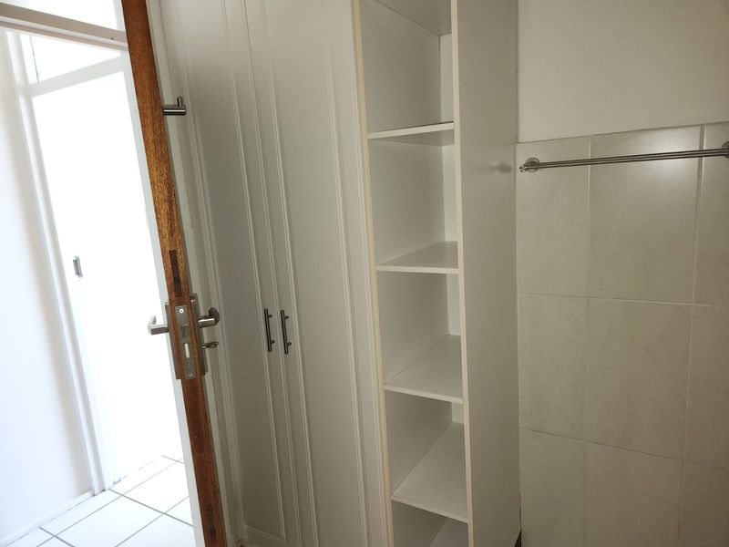 Newly Renovated 2-Bedroom, 1.5-Bathroom Apartment with Stunning Sea Views - Photo 10
