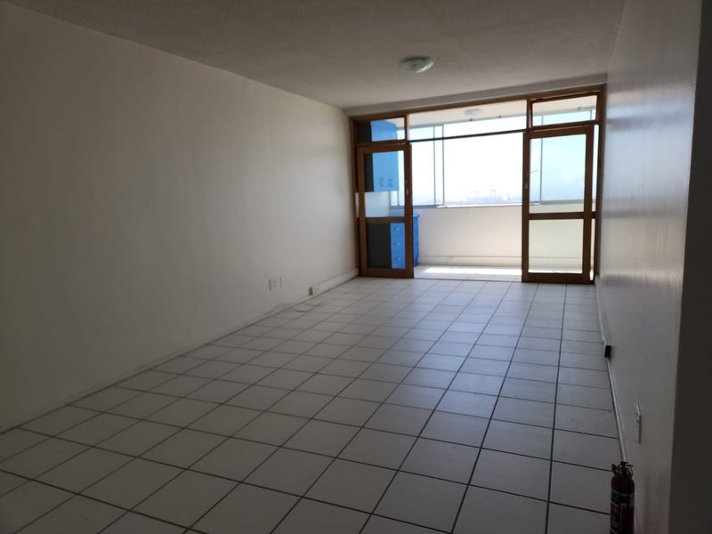 Newly Renovated 2-Bedroom, 1.5-Bathroom Apartment with Stunning Sea Views - Photo 6