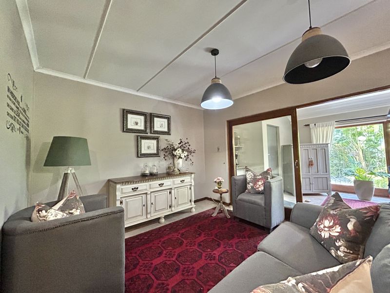 Family home in Boskloof - Photo 9