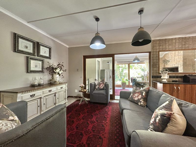 Family home in Boskloof - Photo 8