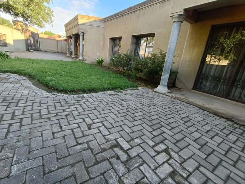 Hidden Gem in Sasolburg – Endless Potential Awaits! - Photo 2
