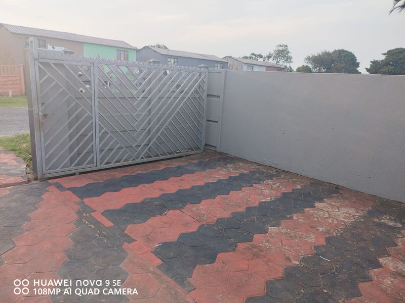 House For Sale In Esikhawini - Photo 2
