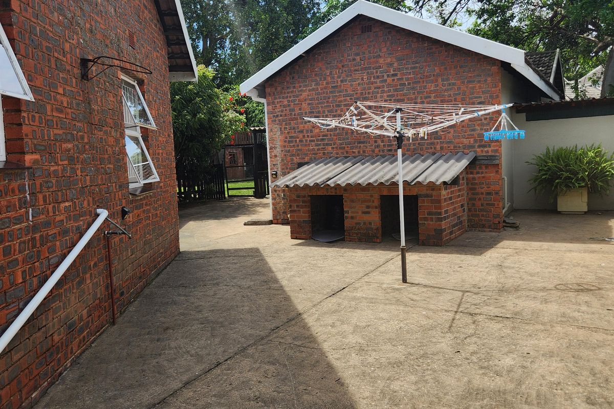 New on the market for sale!! - Photo 4