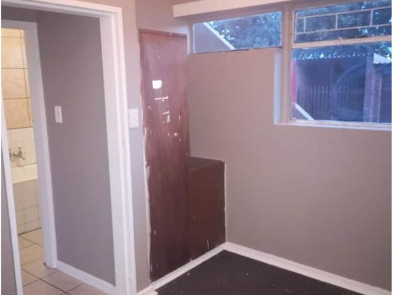 2 Bedroom, ground floor unit for sale in Sasolburg, close to the Sasol factory and shopping center - Photo 8