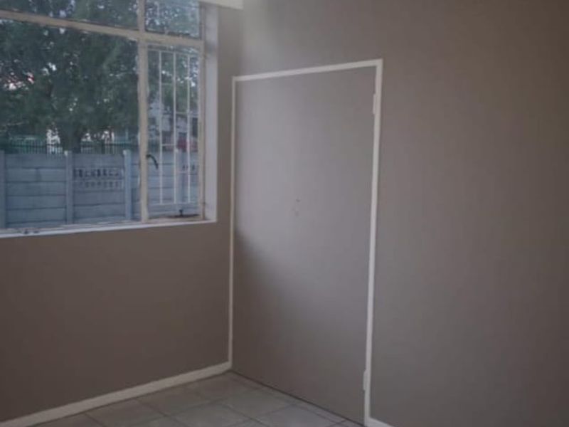 2 Bedroom, ground floor unit for sale in Sasolburg, close to the Sasol factory and shopping center - Photo 7