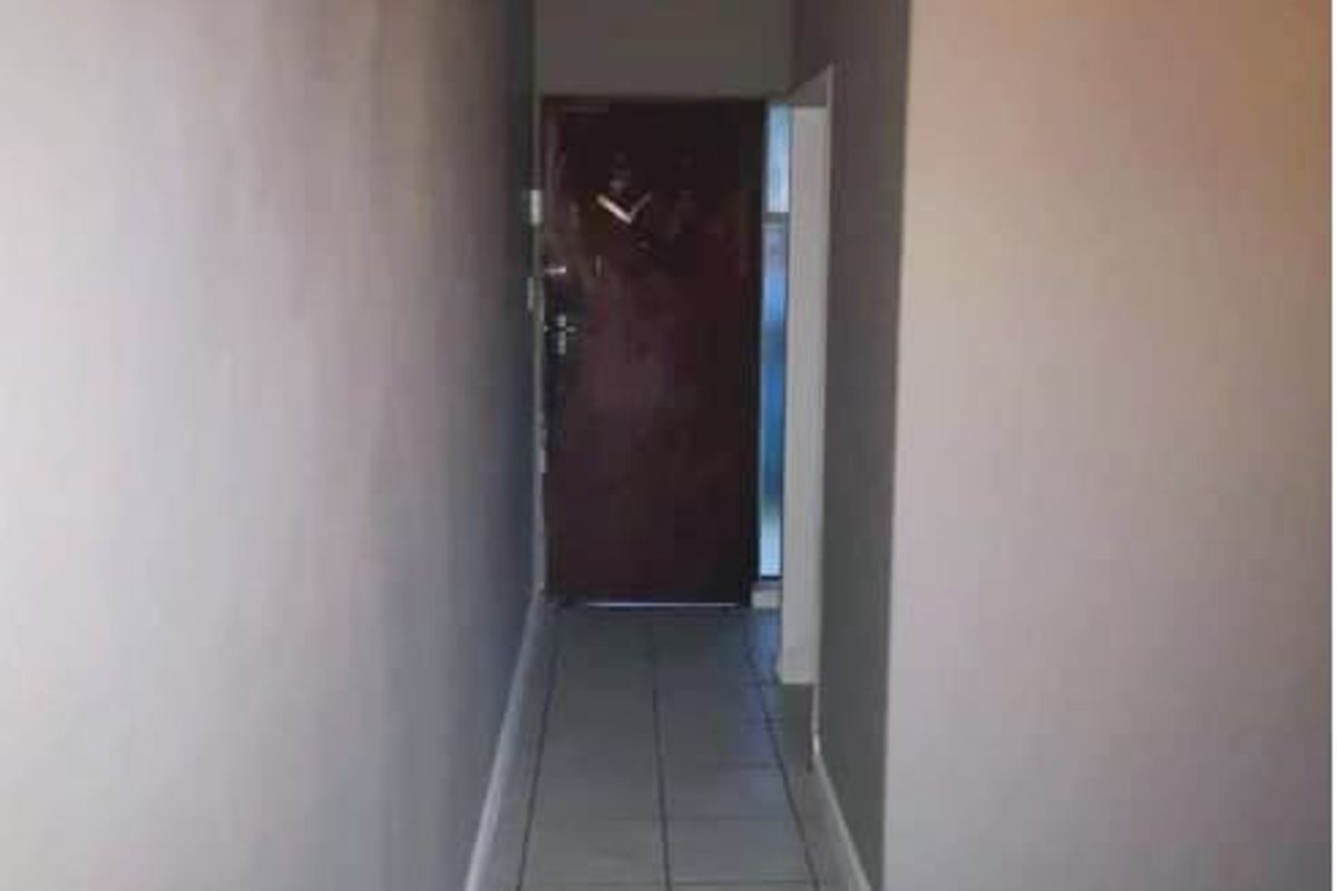 2 Bedroom, ground floor unit for sale in Sasolburg, close to the Sasol factory and shopping center - Photo 5