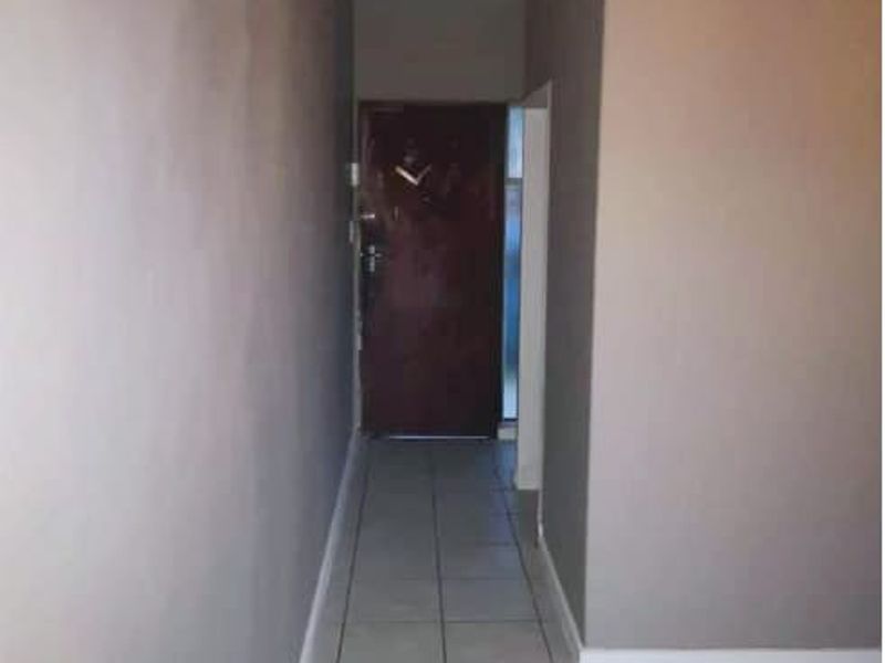 2 Bedroom, ground floor unit for sale in Sasolburg, close to the Sasol factory and shopping center - Photo 5