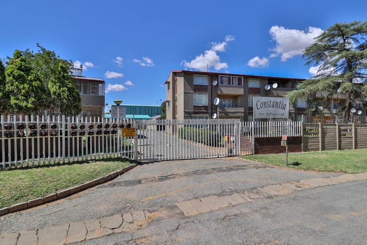 2 Bedroom, ground floor unit for sale in Sasolburg, close to the Sasol factory and shopping center - Photo 2
