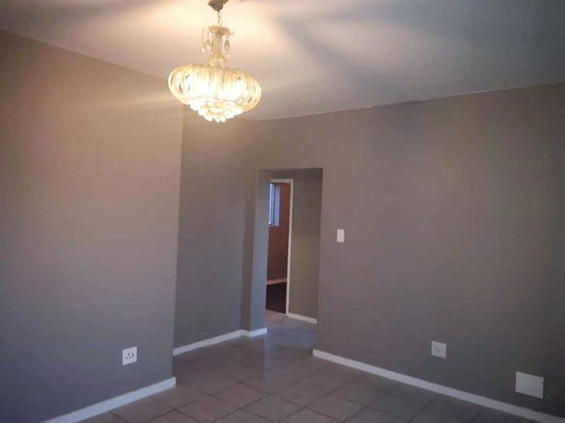 2 Bedroom, ground floor unit for sale in Sasolburg, close to the Sasol factory and shopping center - Photo 9