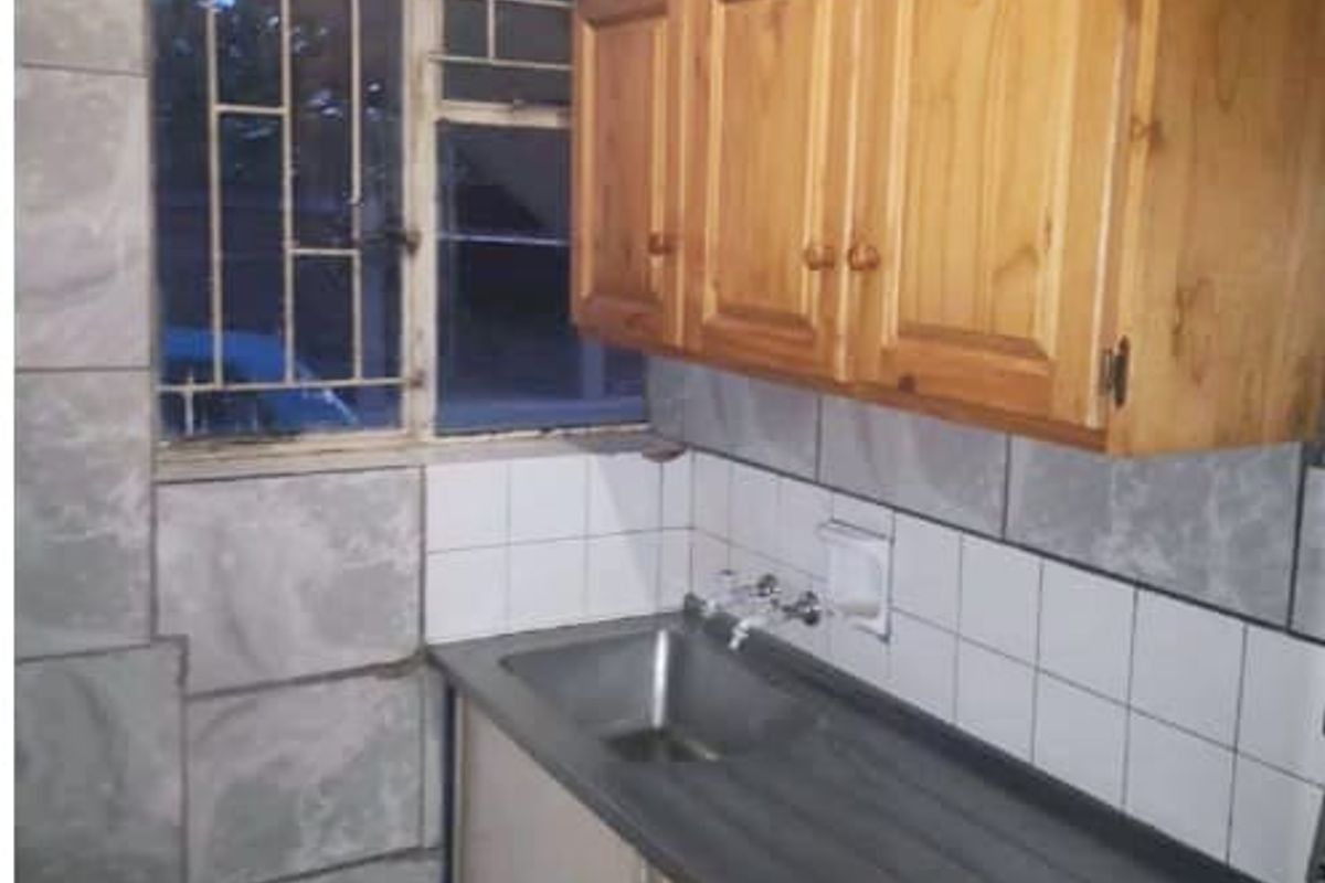 2 Bedroom, ground floor unit for sale in Sasolburg, close to the Sasol factory and shopping center - Photo 3
