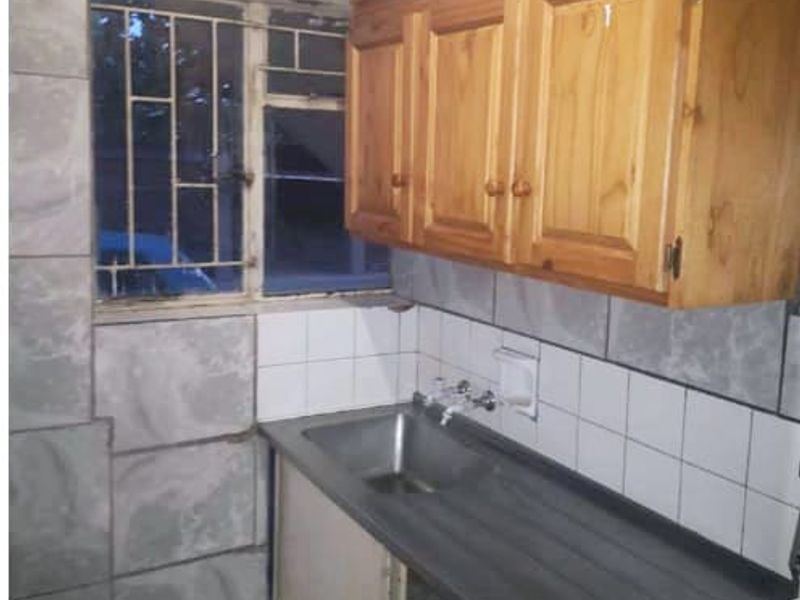 2 Bedroom, ground floor unit for sale in Sasolburg, close to the Sasol factory and shopping center - Photo 3