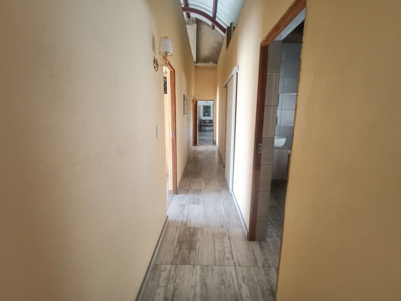 Designer’s Dream – Move-In Ready with Room to Create - Photo 10