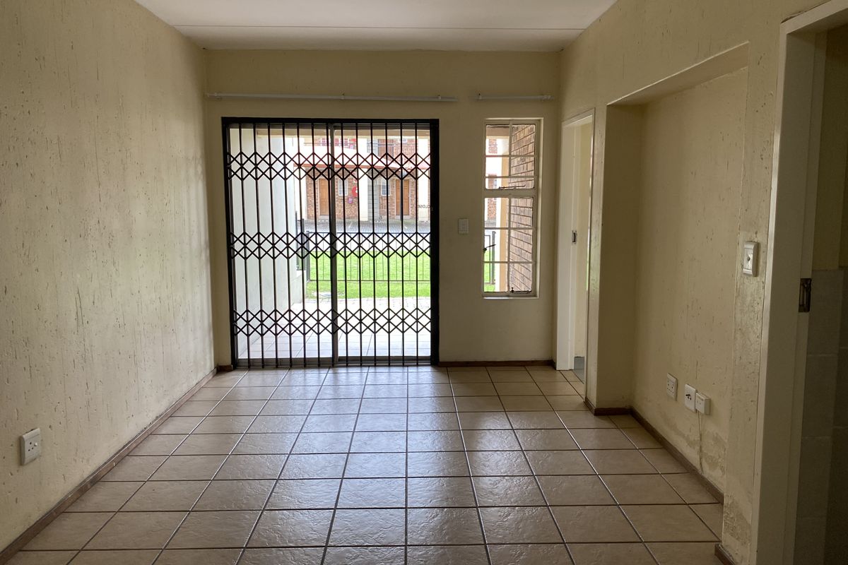 2 Bedroom Apartment in Comet - Photo 5