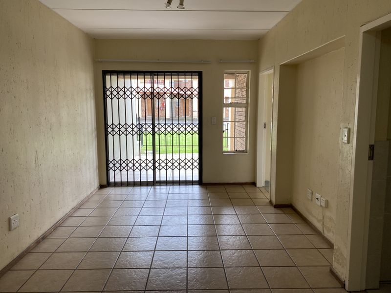 2 Bedroom Apartment in Comet - Photo 5