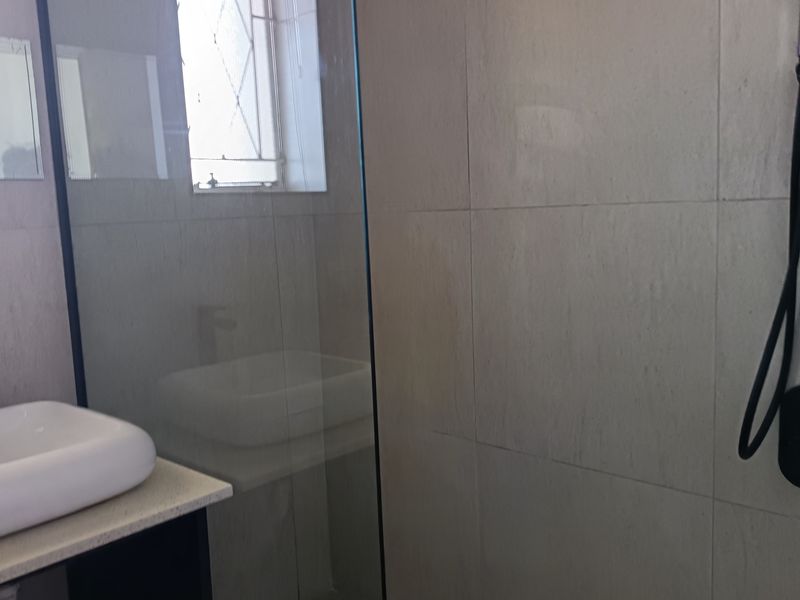 Stunning spacious flat with modern finishes - Photo 7