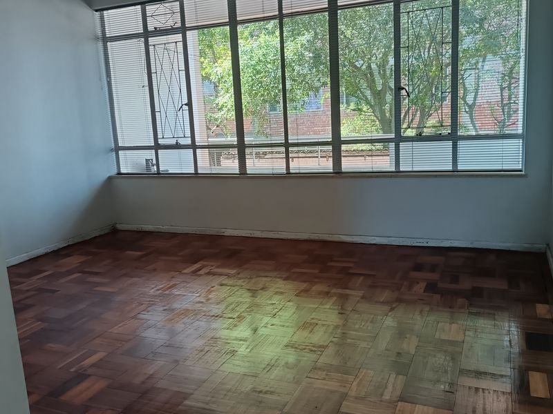 Stunning spacious flat with modern finishes - Photo 4