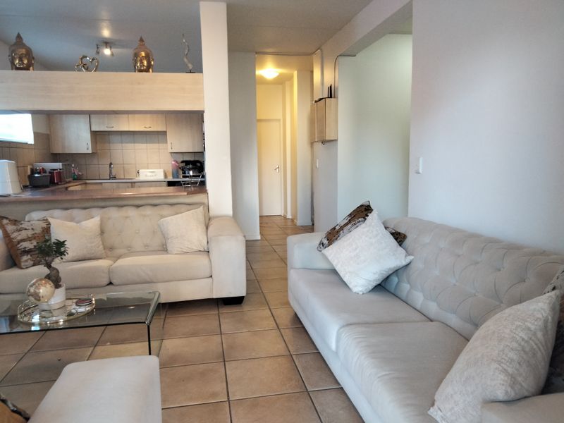 A Perfectly situated 3bedroom, 2bathroom Ground Floor Apartment - Photo 3