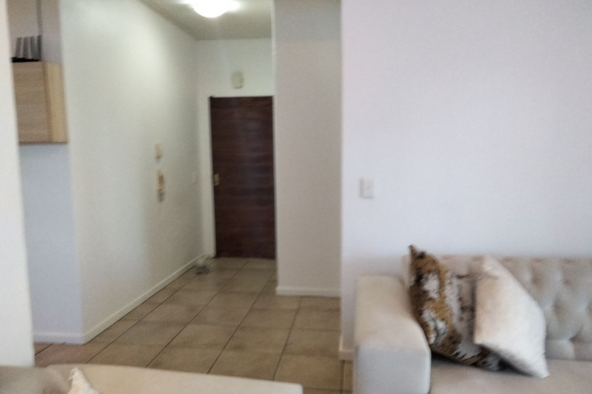 A Perfectly situated 3bedroom, 2bathroom Ground Floor Apartment - Photo 4