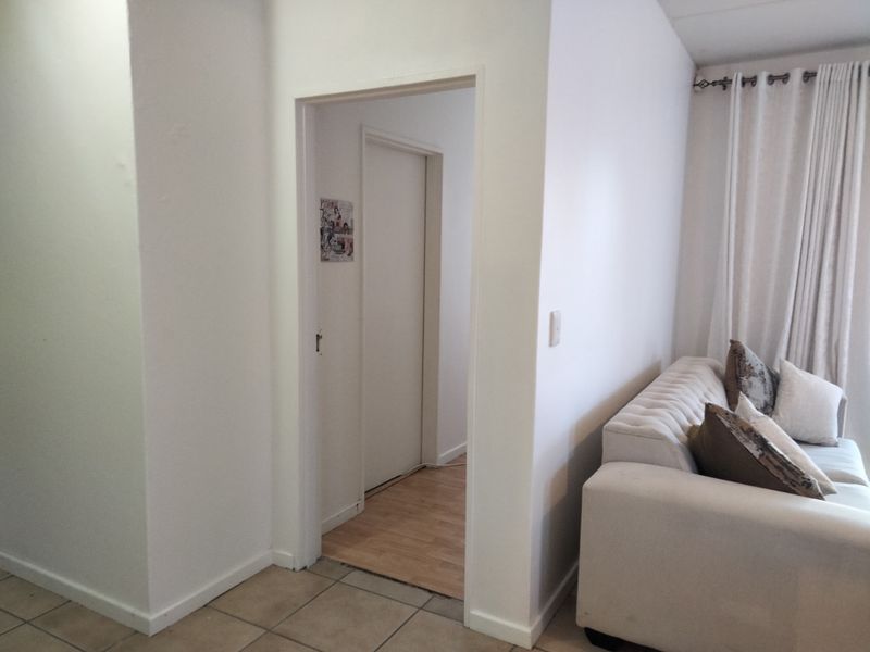 A Perfectly situated 3bedroom, 2bathroom Ground Floor Apartment - Photo 5