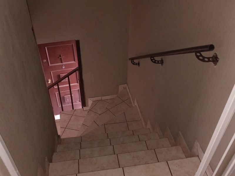 This lovely duplex offers comfortable and modern living. - Photo 10