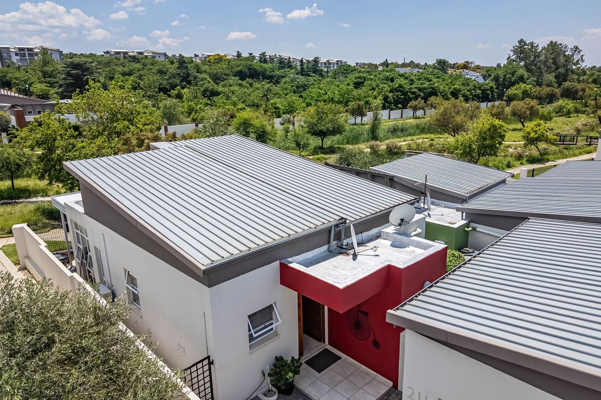 2 Bedroom Townhouse in Upmarket Retirement Village - Photo 5