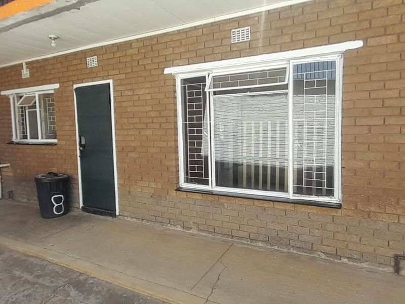 Two-bedroom flat in Meyerton Central - Photo 3